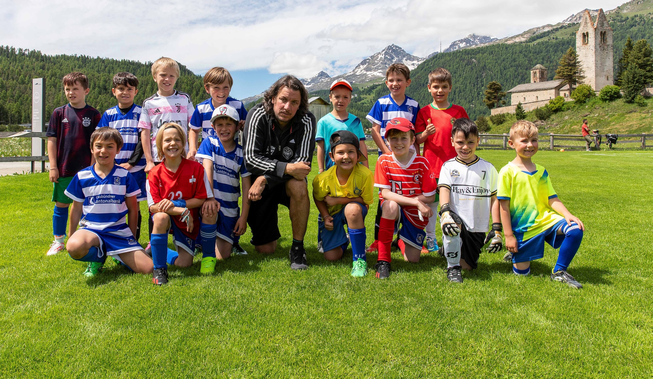 F-Jun: Heimturnier mit Überraschungsgast